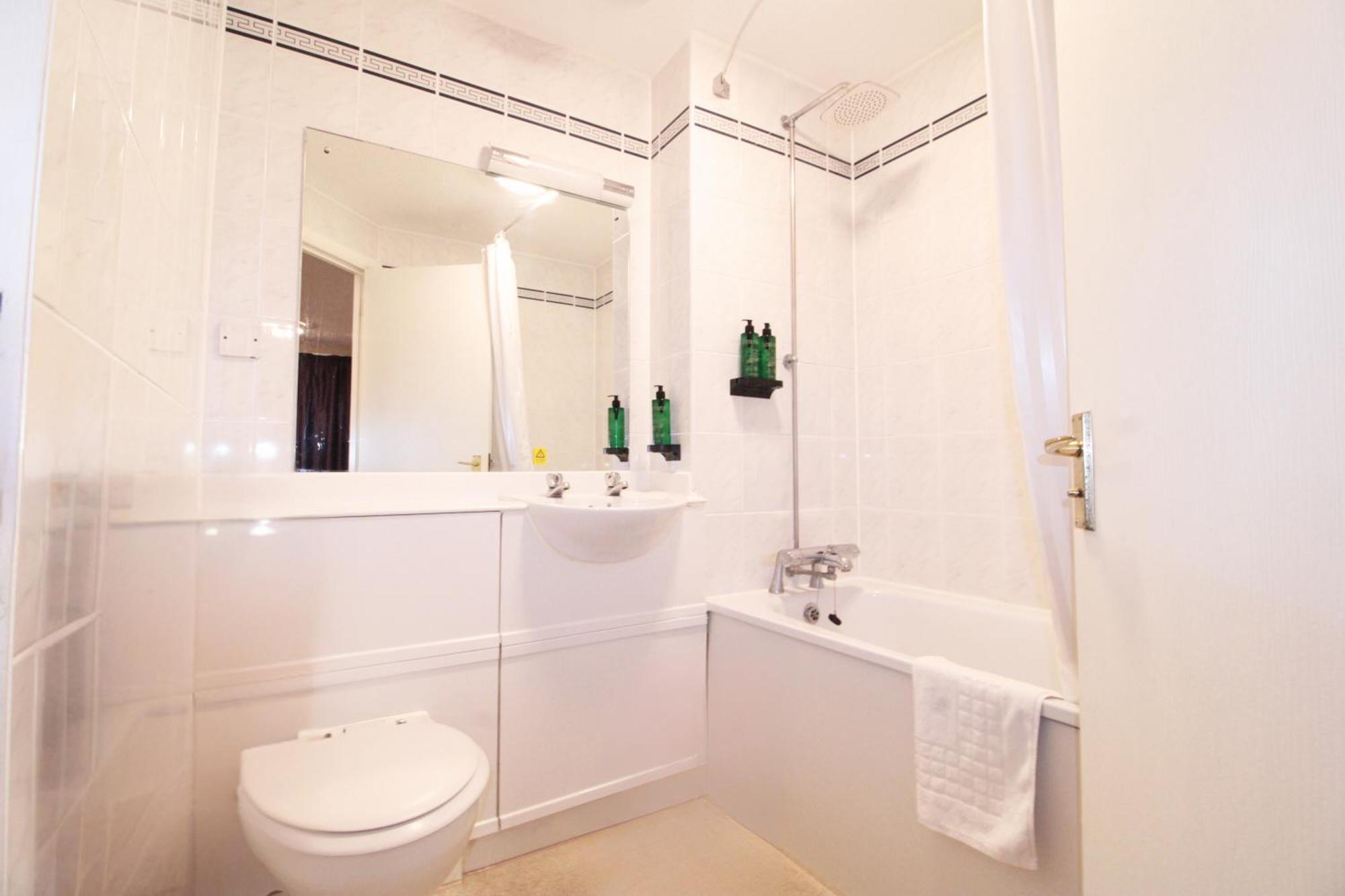 Orchid Epsom; Sure Hotel Collection By Best Western エクステリア 写真